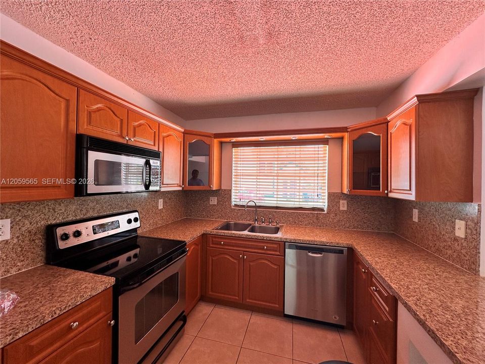 В аренду: $3,500 (3 спален, 2 ванн, 1582 Квадратных фут)