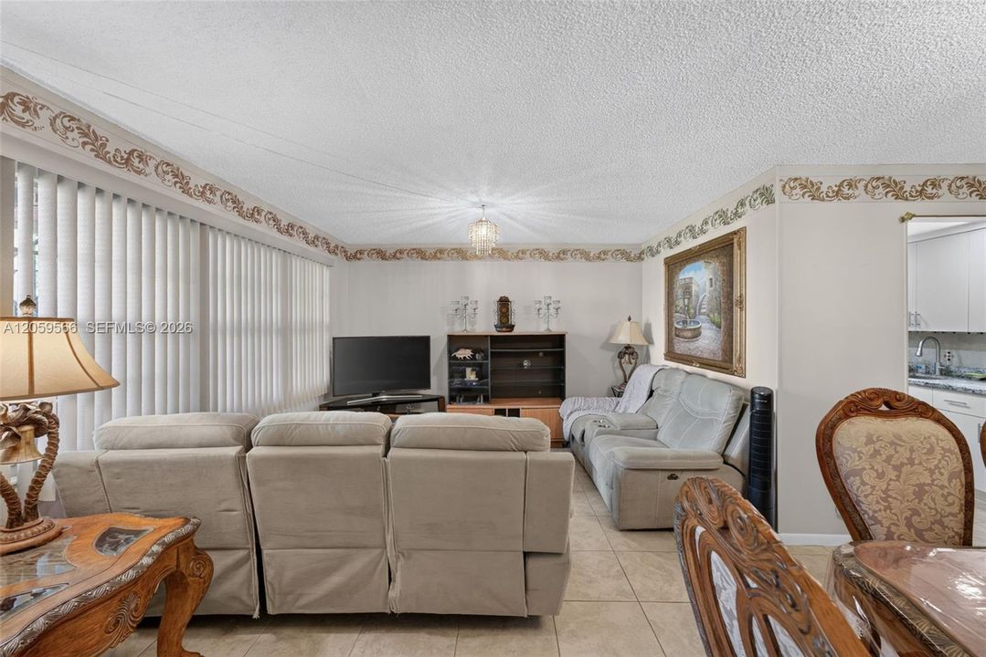 В аренду: $1,850 (1 спален, 1 ванн, 811 Квадратных фут)
