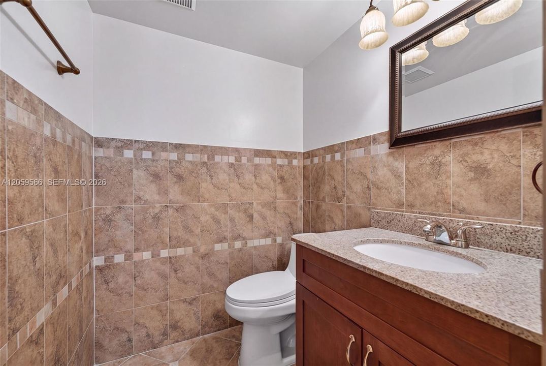 В аренду: $1,850 (1 спален, 1 ванн, 811 Квадратных фут)