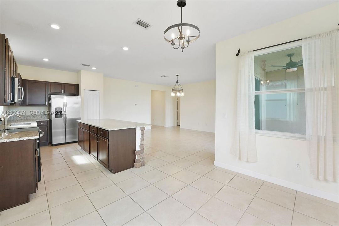 For Sale: $380,000 (3 beds, 2 baths, 1649 Square Feet)