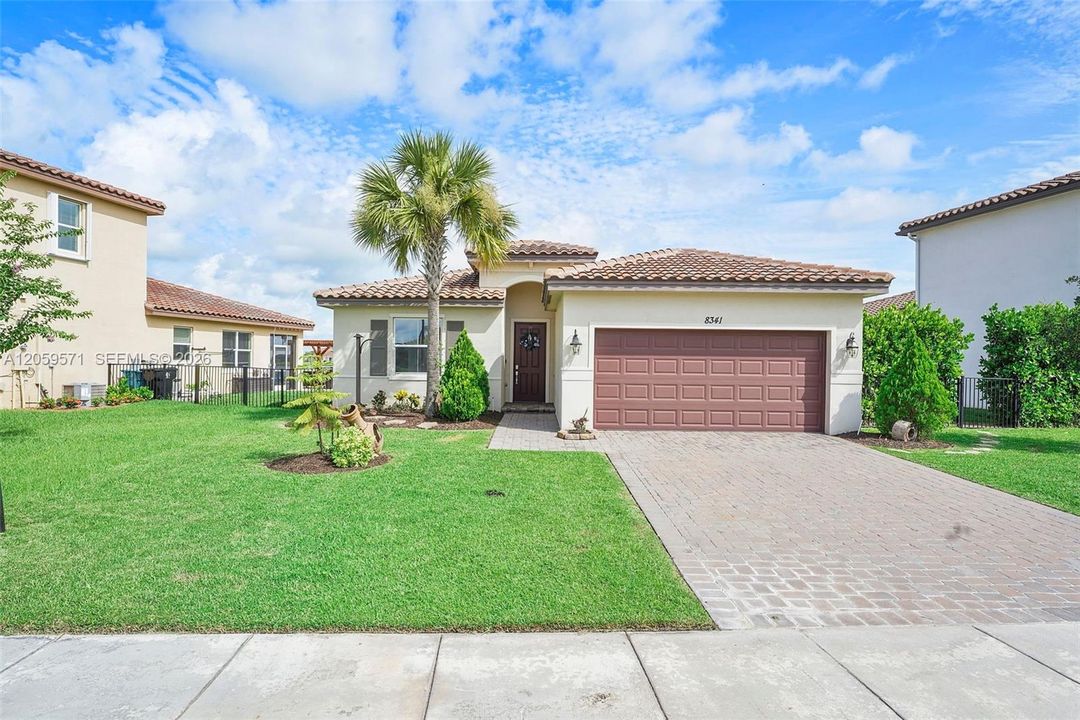 For Sale: $380,000 (3 beds, 2 baths, 1649 Square Feet)