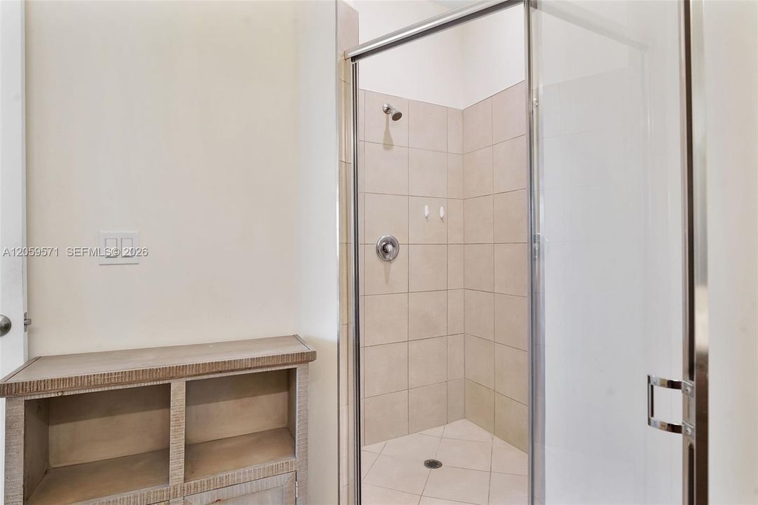 For Sale: $380,000 (3 beds, 2 baths, 1649 Square Feet)