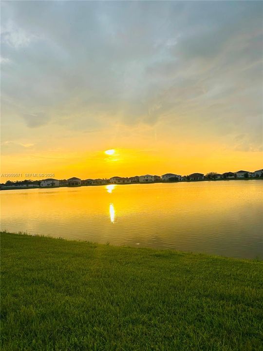 For Sale: $380,000 (3 beds, 2 baths, 1649 Square Feet)