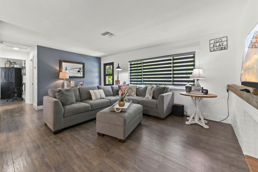 08 Living Room 04