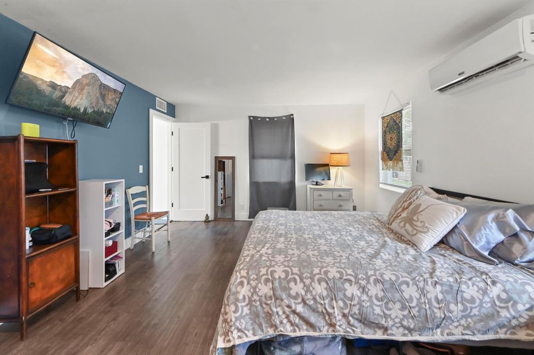 25 Bedroom 04