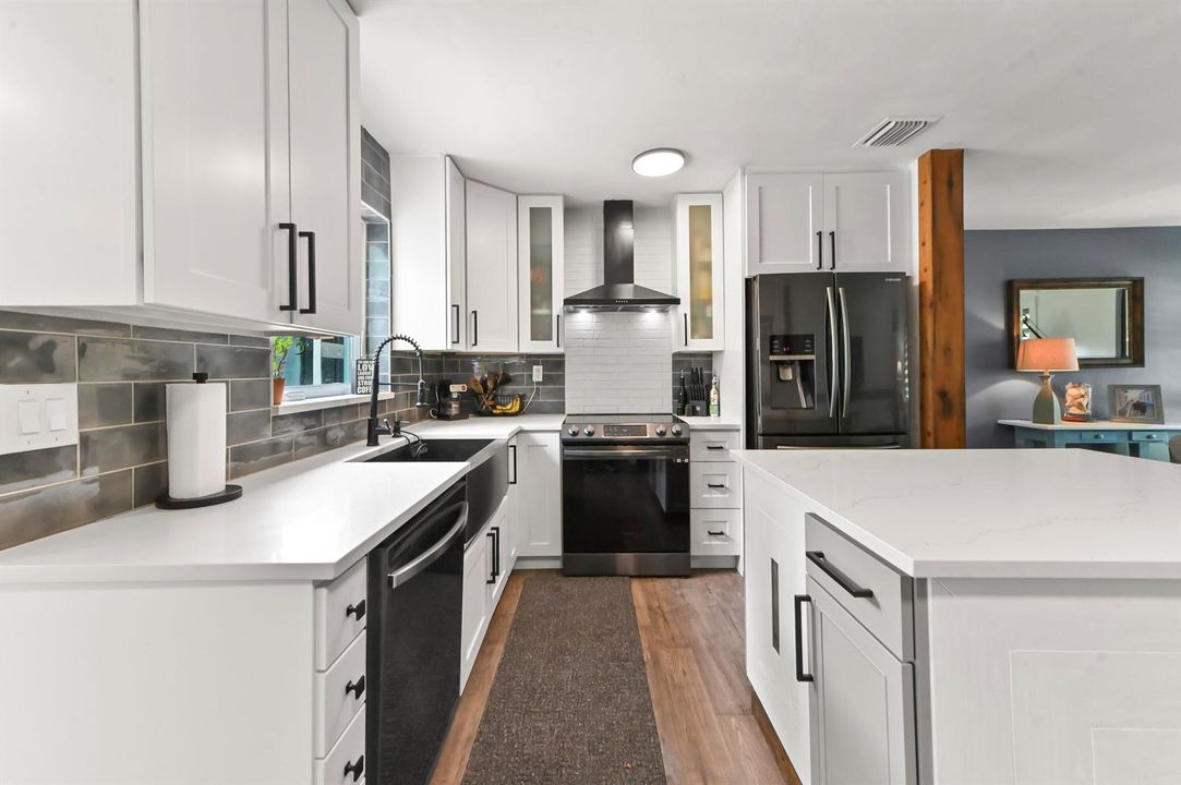11 Kitchen 01
