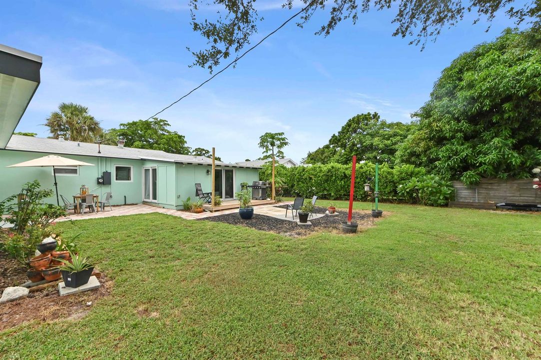 35 Backyard 04