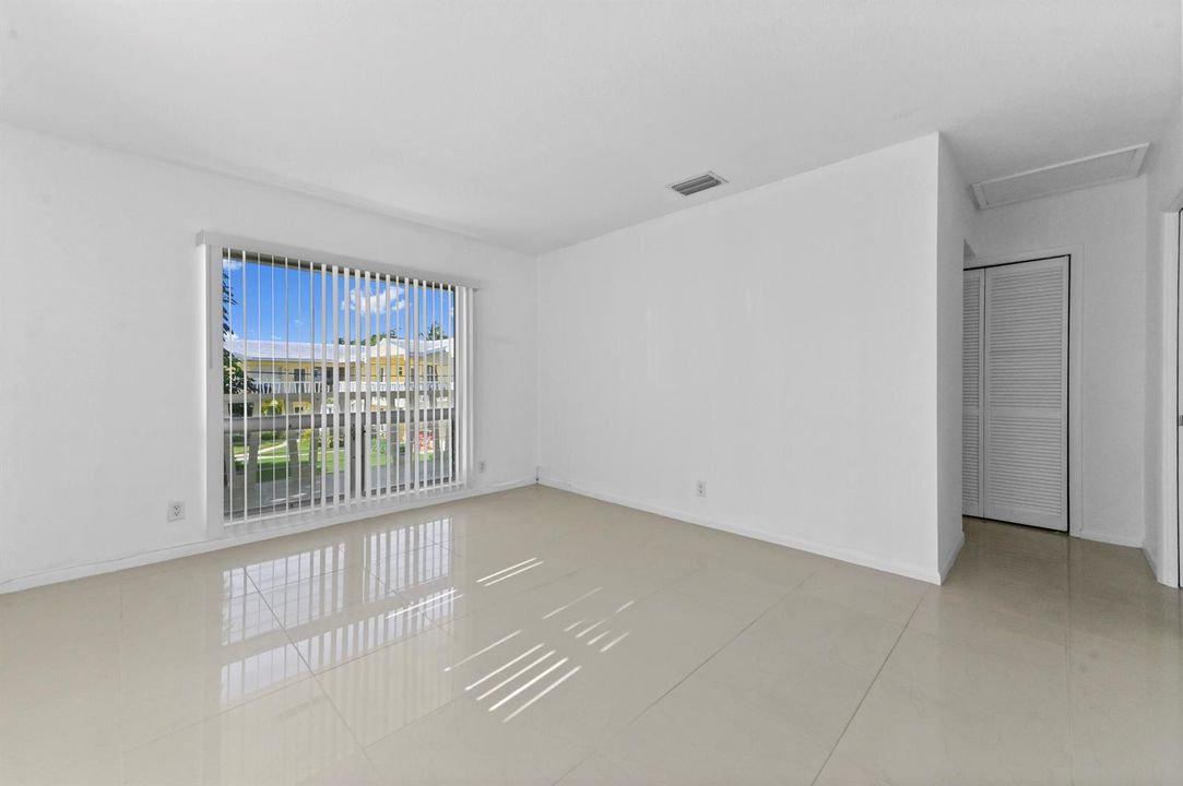 20 Bedroom 02