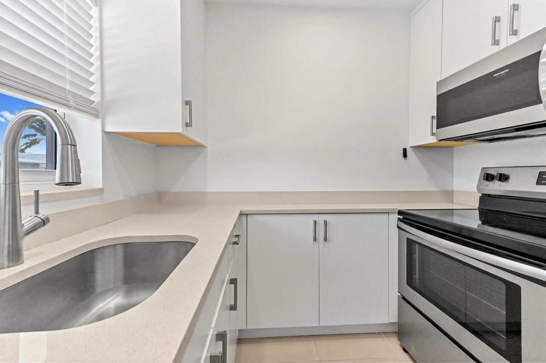 13 Kitchen 02