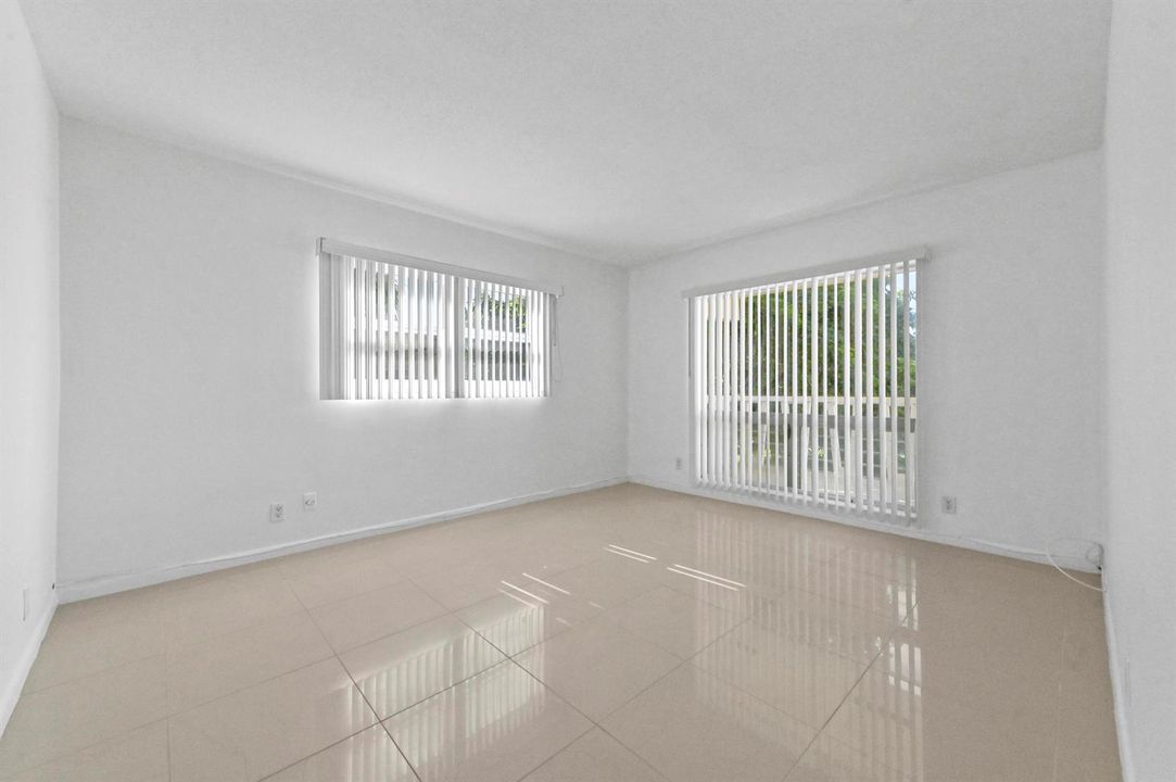 19 Bedroom 01