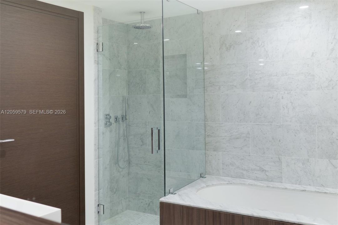 В аренду: $5,000 (1 спален, 1 ванн, 906 Квадратных фут)