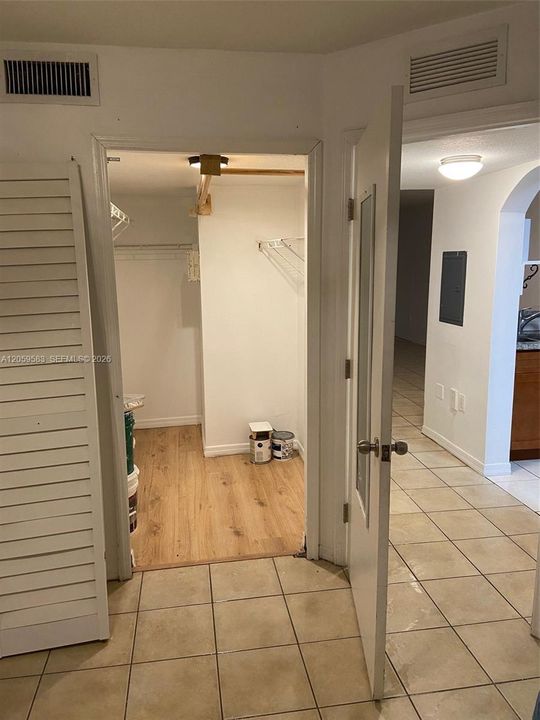 В аренду: $1,800 (2 спален, 2 ванн, 822 Квадратных фут)
