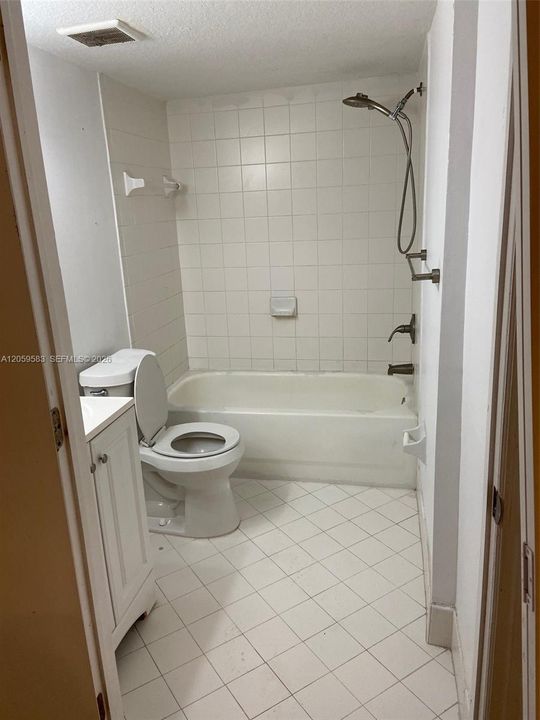 В аренду: $1,800 (2 спален, 2 ванн, 822 Квадратных фут)