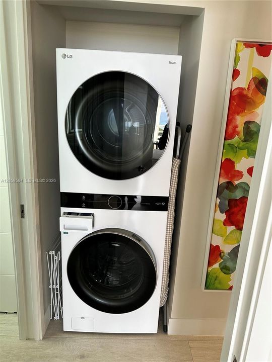 Под контрактом: $12,000 (2 спален, 2 ванн, 1438 Квадратных фут)