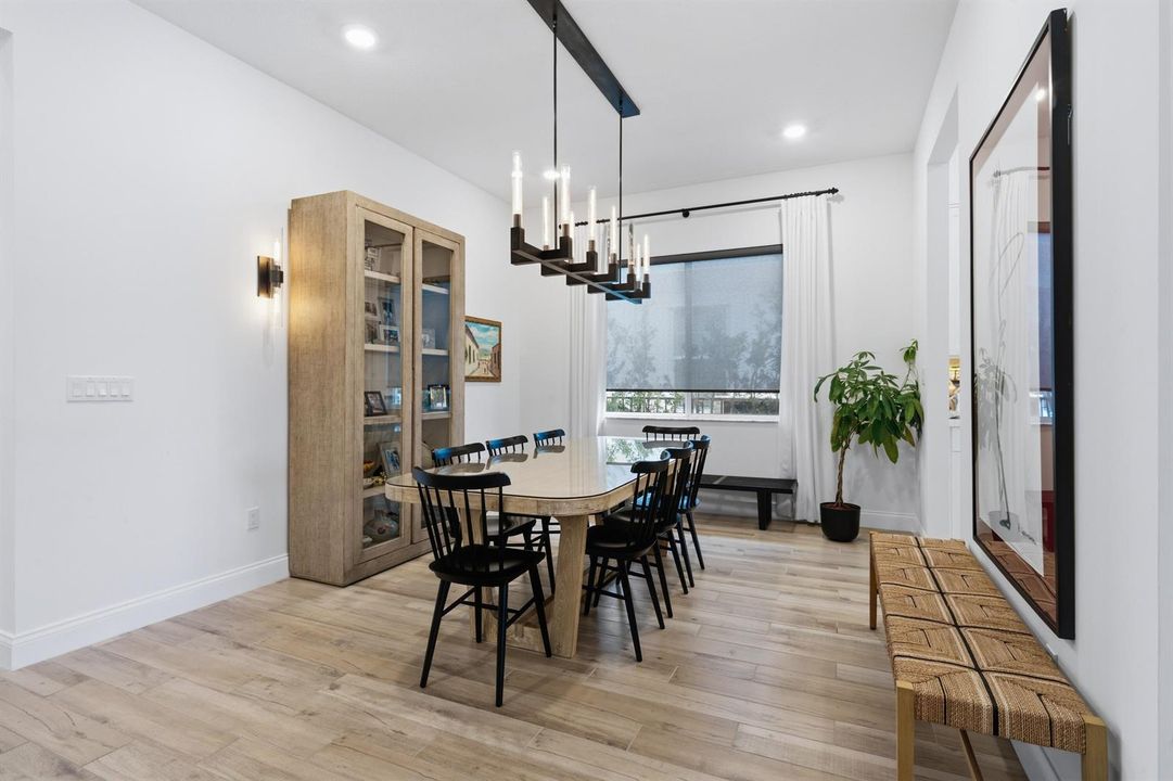 FORMAL DINING