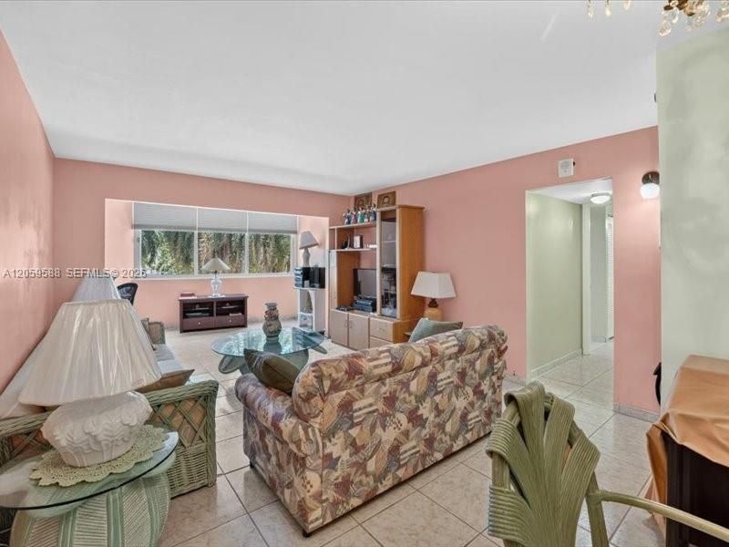 En Venta: $320,000 (1 camas, 2 baños, 1010 Pies cuadrados)
