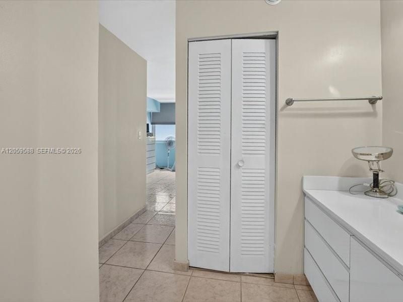 En Venta: $320,000 (1 camas, 2 baños, 1010 Pies cuadrados)