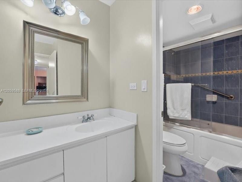 En Venta: $320,000 (1 camas, 2 baños, 1010 Pies cuadrados)