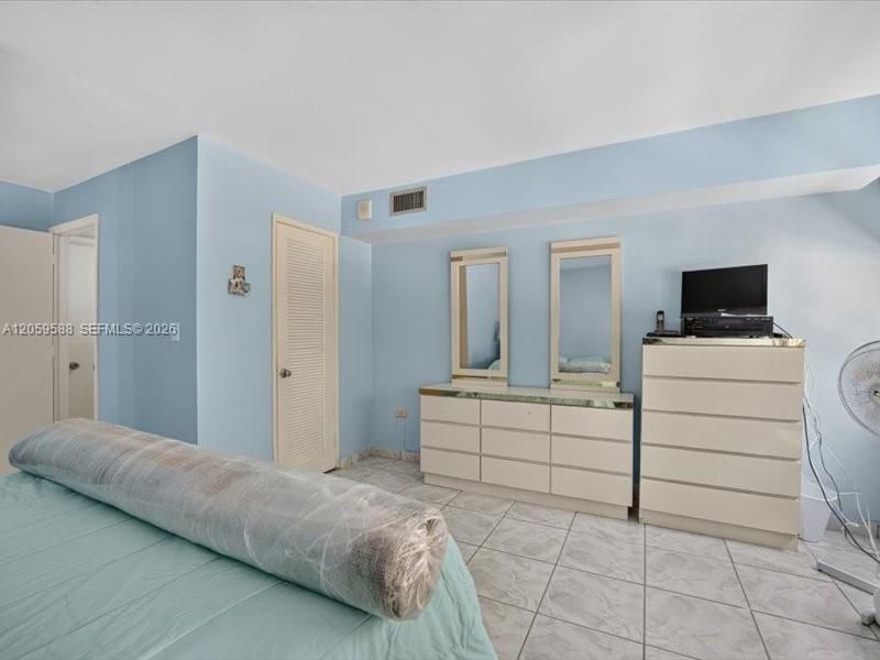 En Venta: $320,000 (1 camas, 2 baños, 1010 Pies cuadrados)