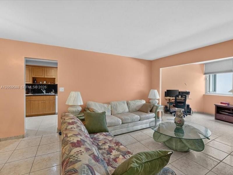 En Venta: $320,000 (1 camas, 2 baños, 1010 Pies cuadrados)