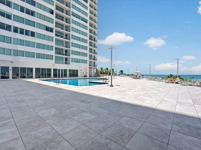 En Venta: $320,000 (1 camas, 2 baños, 1010 Pies cuadrados)