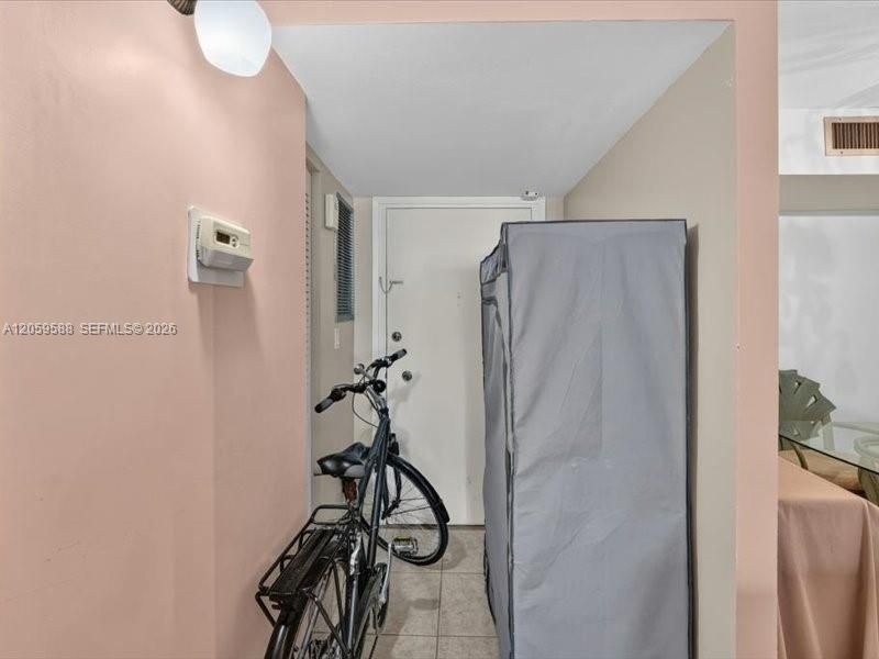 En Venta: $320,000 (1 camas, 2 baños, 1010 Pies cuadrados)