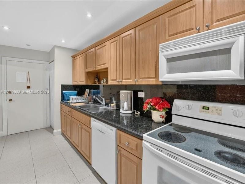 En Venta: $320,000 (1 camas, 2 baños, 1010 Pies cuadrados)