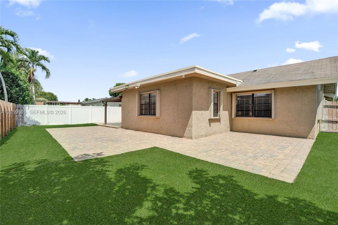 Recently Rented: $3,800 (3 beds, 2 baths, 1566 Square Feet)