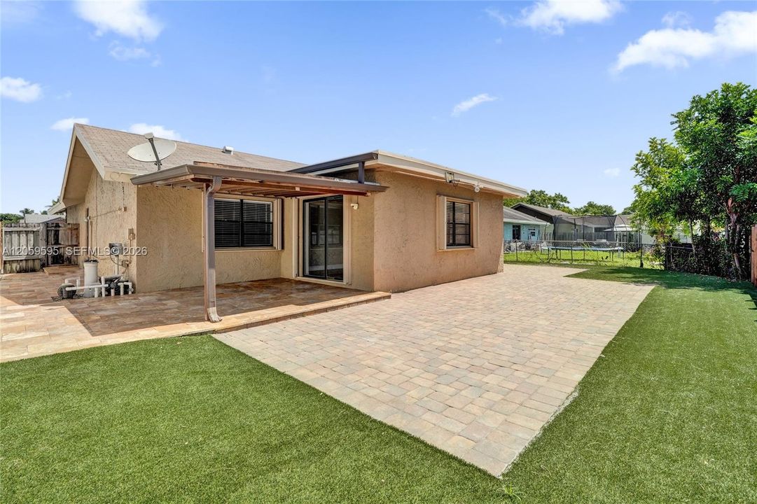 Recently Rented: $3,800 (3 beds, 2 baths, 1566 Square Feet)