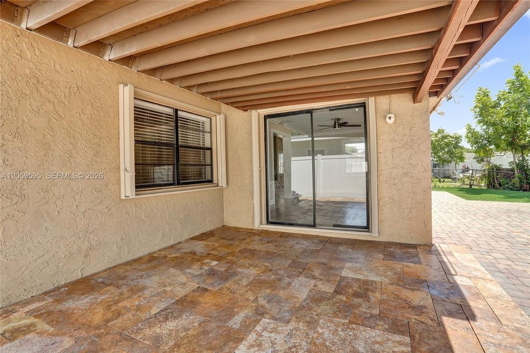 Recently Rented: $3,800 (3 beds, 2 baths, 1566 Square Feet)