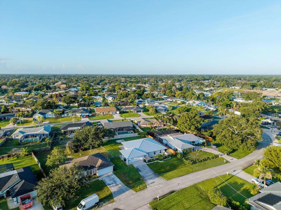 Aerial_651DeganDr_5