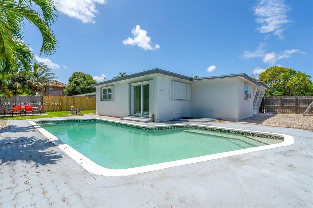 En Venta: $580,000 (3 camas, 2 baños, 1780 Pies cuadrados)