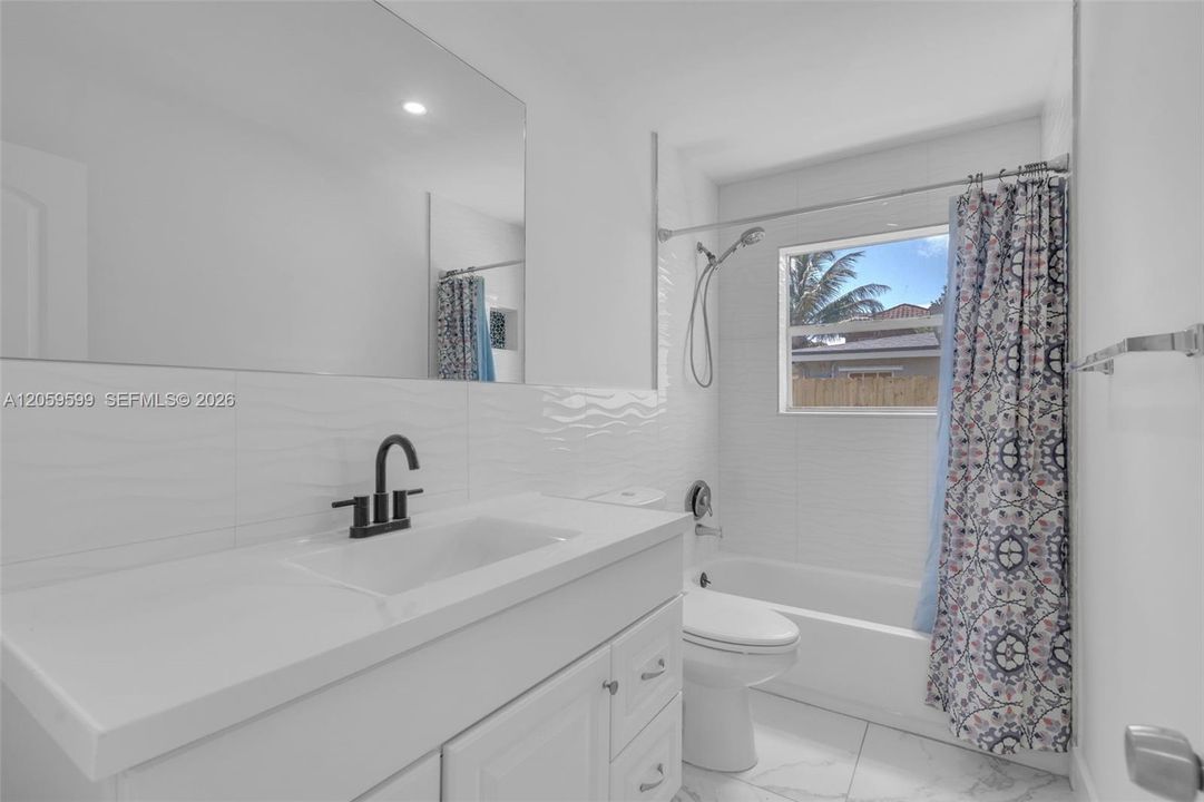 En Venta: $580,000 (3 camas, 2 baños, 1780 Pies cuadrados)
