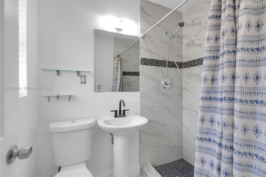 En Venta: $580,000 (3 camas, 2 baños, 1780 Pies cuadrados)