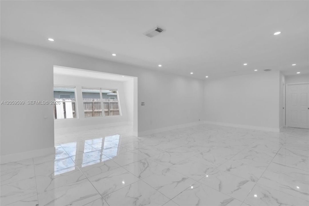 En Venta: $580,000 (3 camas, 2 baños, 1780 Pies cuadrados)