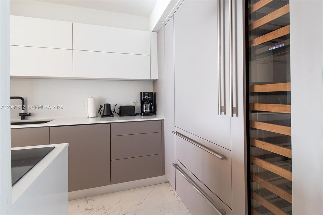 В аренду: $7,000 (2 спален, 2 ванн, 1470 Квадратных фут)