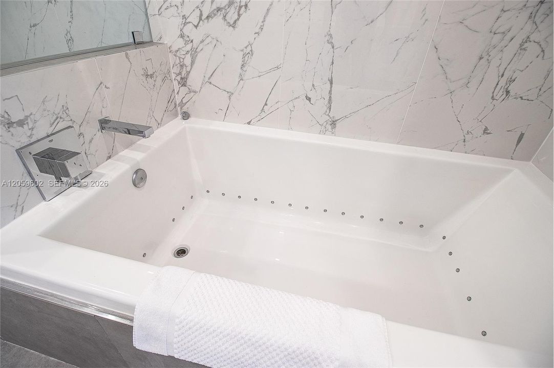 В аренду: $7,000 (2 спален, 2 ванн, 1470 Квадратных фут)