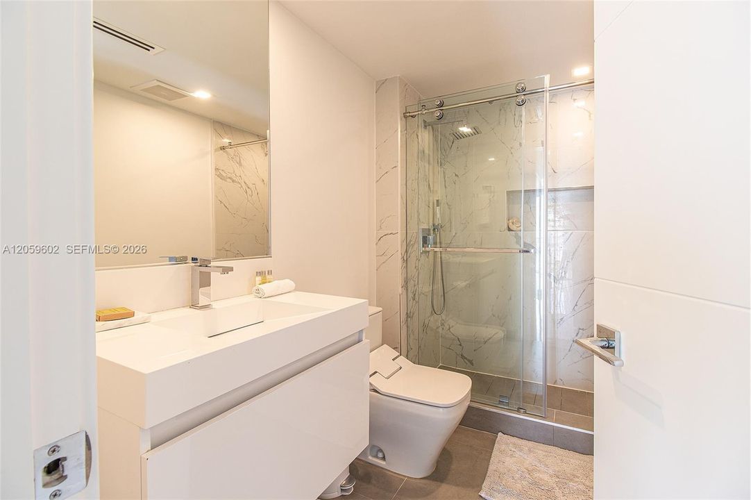 В аренду: $7,000 (2 спален, 2 ванн, 1470 Квадратных фут)