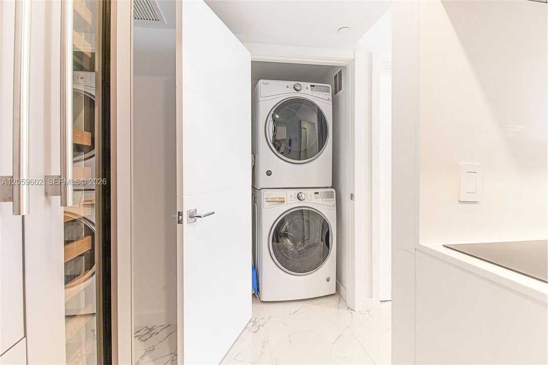В аренду: $7,000 (2 спален, 2 ванн, 1470 Квадратных фут)