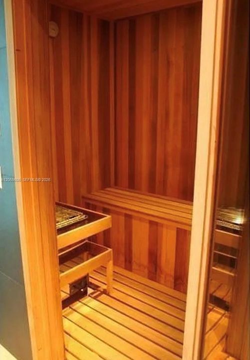 На продажу: $685,000 (2 спален, 2 ванн, 1007 Квадратных фут)
