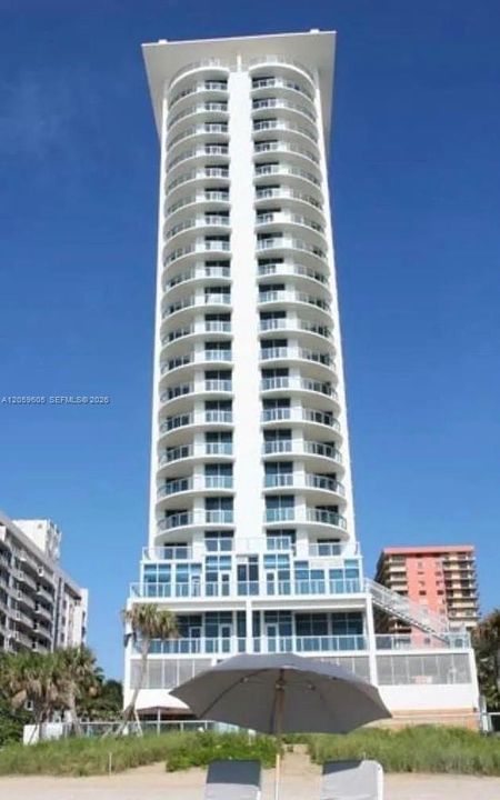 На продажу: $685,000 (2 спален, 2 ванн, 1007 Квадратных фут)