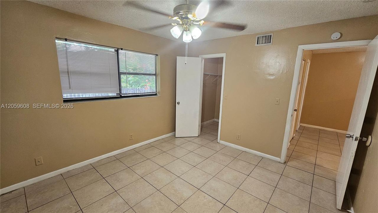 For Rent: $1,650 (1 beds, 1 baths, 750 Square Feet)