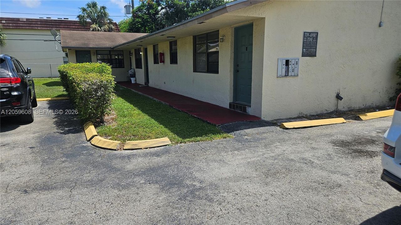 For Rent: $1,650 (1 beds, 1 baths, 750 Square Feet)