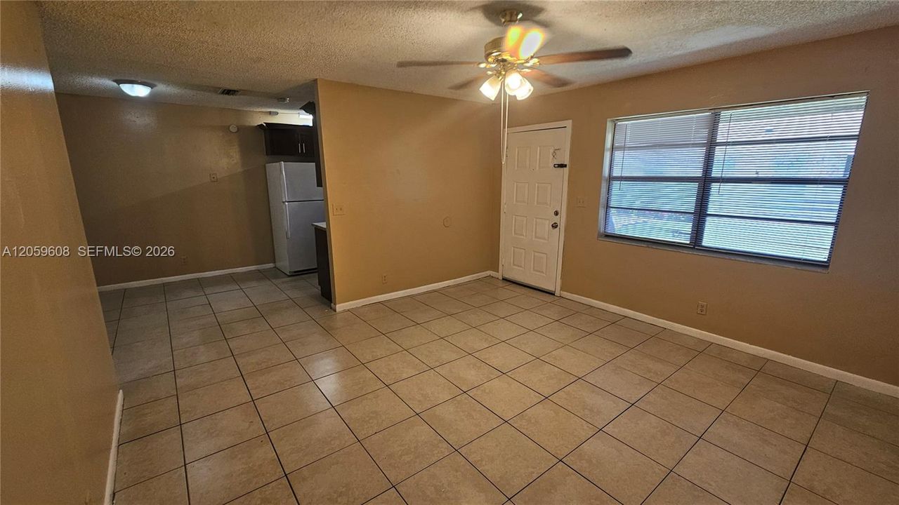 For Rent: $1,650 (1 beds, 1 baths, 750 Square Feet)