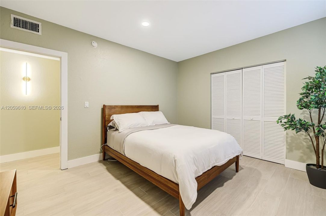 В аренду: $3,990 (2 спален, 2 ванн, 940 Квадратных фут)