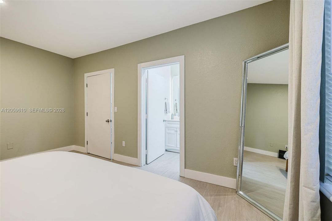 В аренду: $3,990 (2 спален, 2 ванн, 940 Квадратных фут)