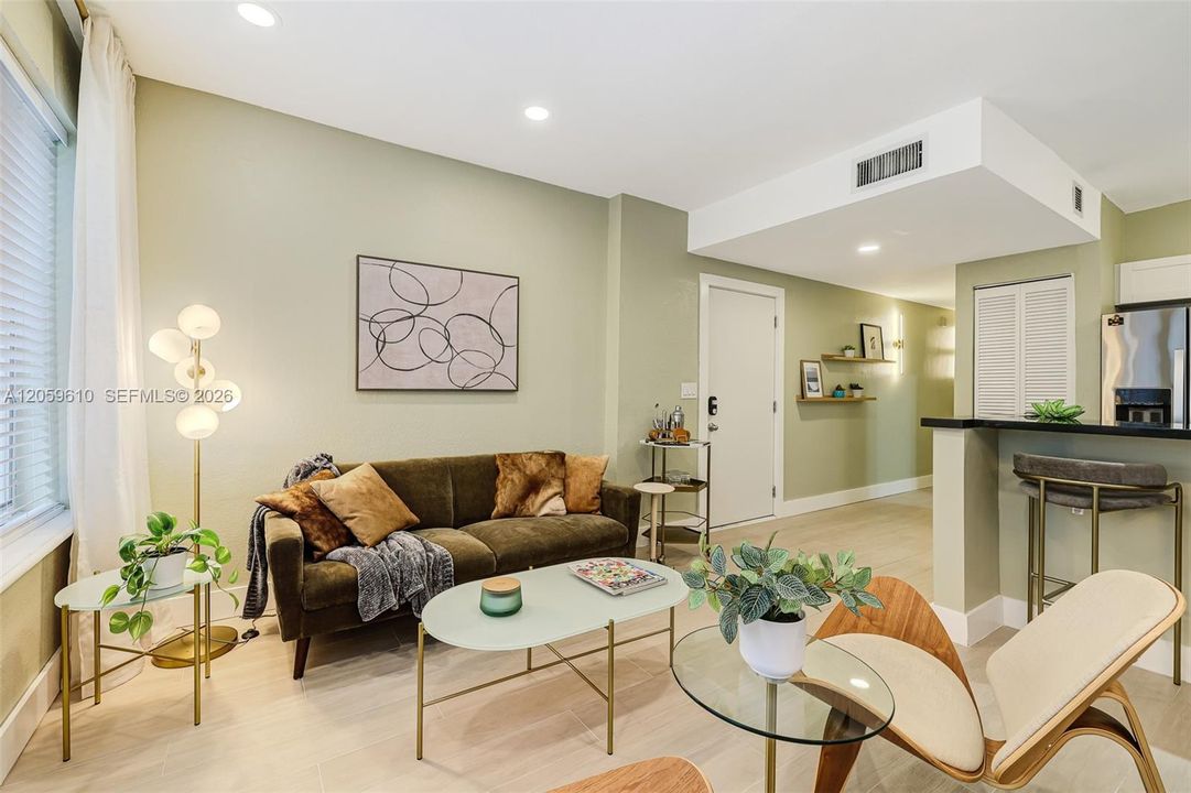 В аренду: $3,990 (2 спален, 2 ванн, 940 Квадратных фут)