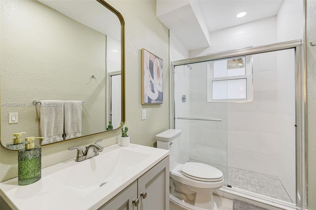 В аренду: $3,990 (2 спален, 2 ванн, 940 Квадратных фут)