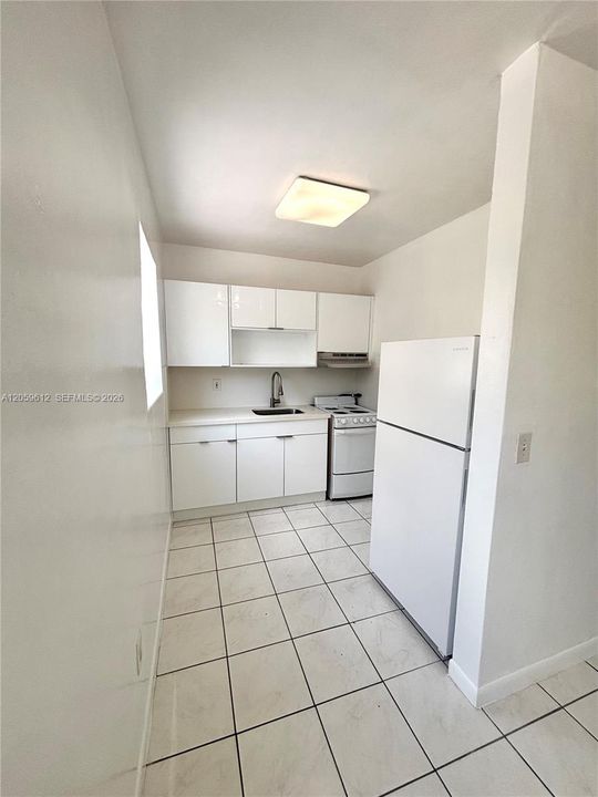 For Rent: $1,850 (1 beds, 1 baths, 8563 Square Feet)