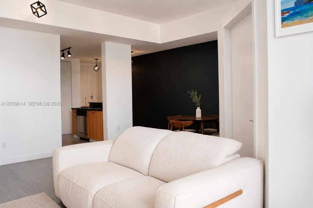 В аренду: $2,500 (1 спален, 1 ванн, 773 Квадратных фут)